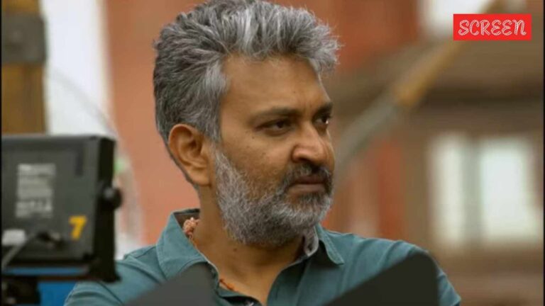 SS Rajamouli shoves fan trying to sneak in a selfie after Kota Srinivasa Rao’s last rites | Telugu News